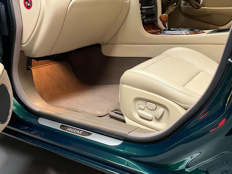 JAGUAR XJ