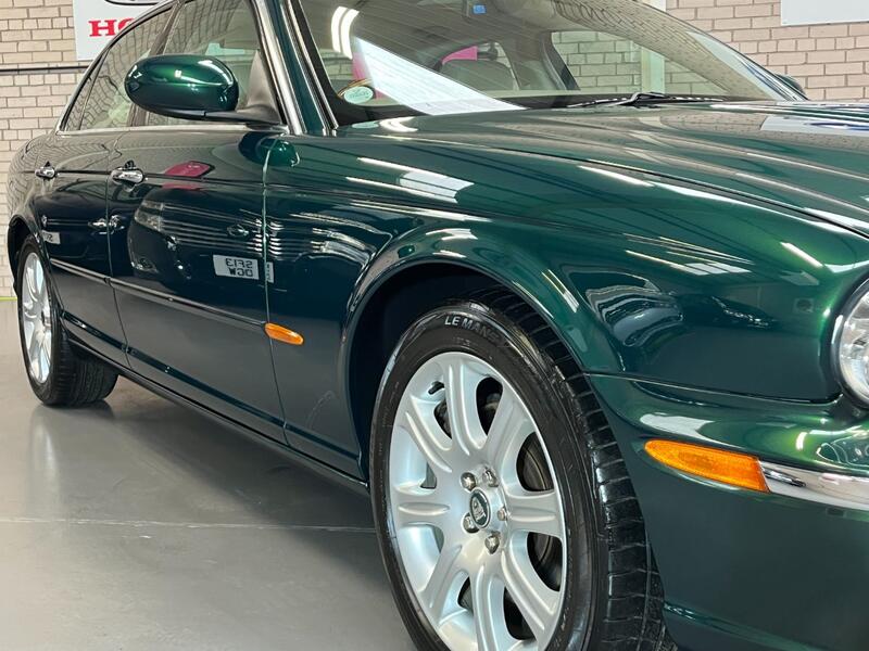 JAGUAR XJ