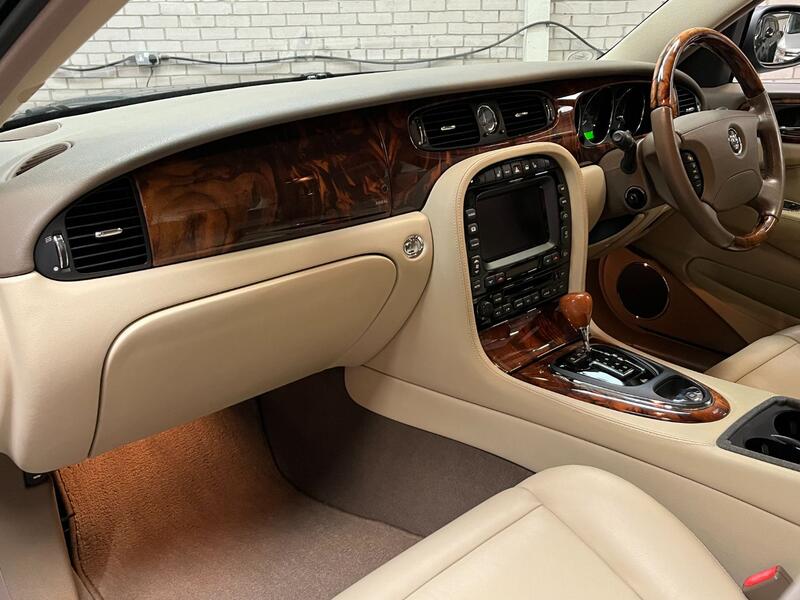 JAGUAR XJ