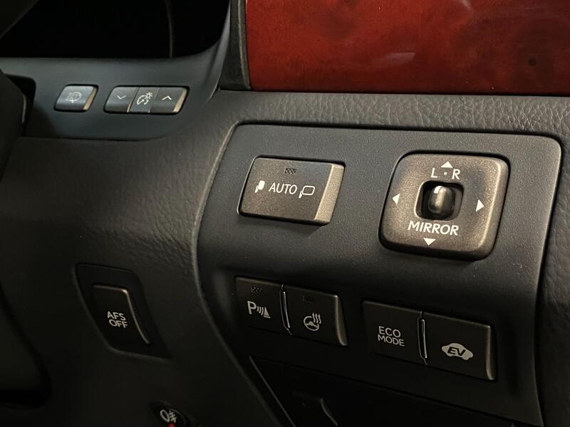 LEXUS LS 600H