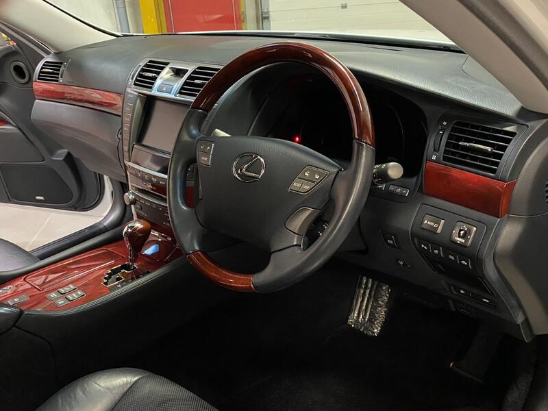 LEXUS LS 600H