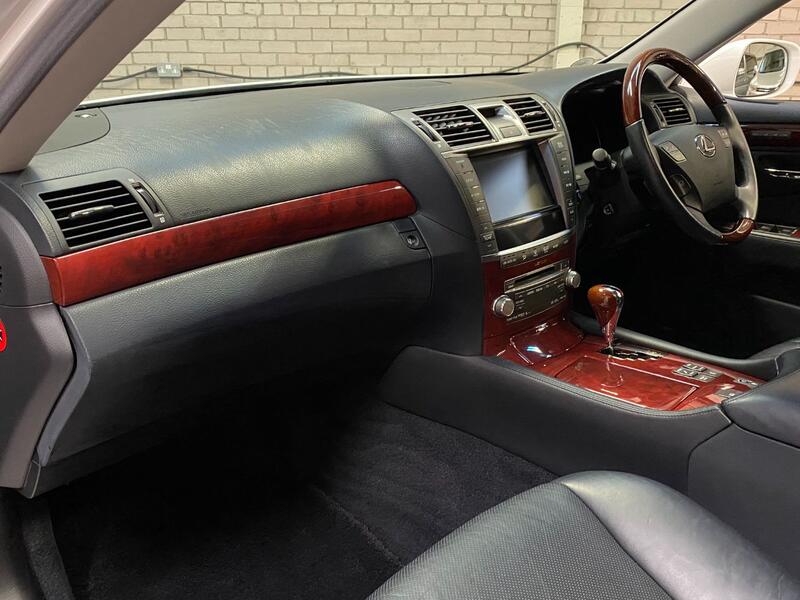 LEXUS LS 600H