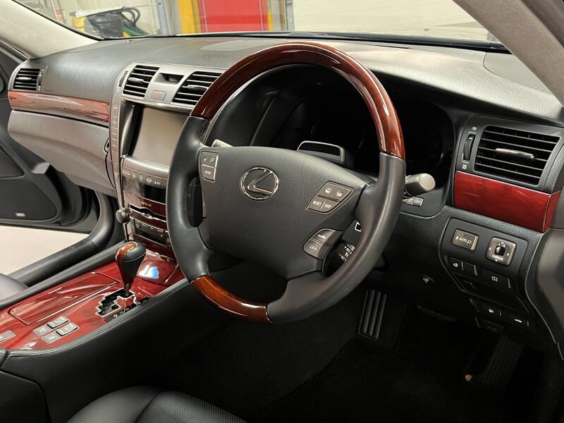 LEXUS LS 460