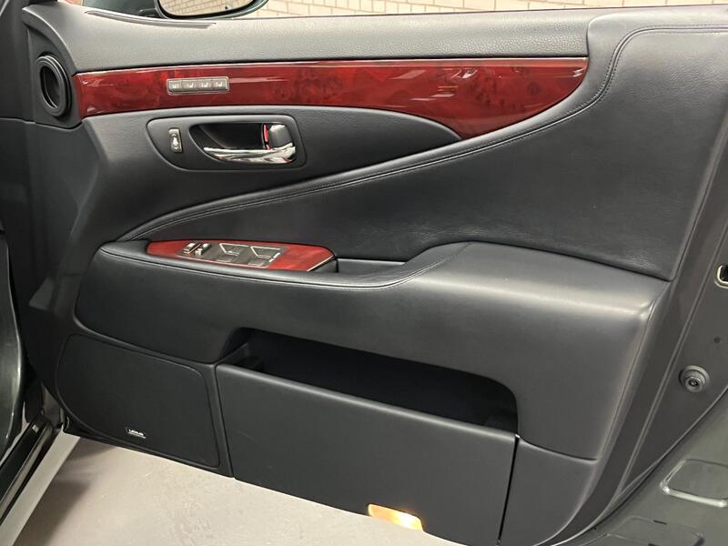 LEXUS LS 460