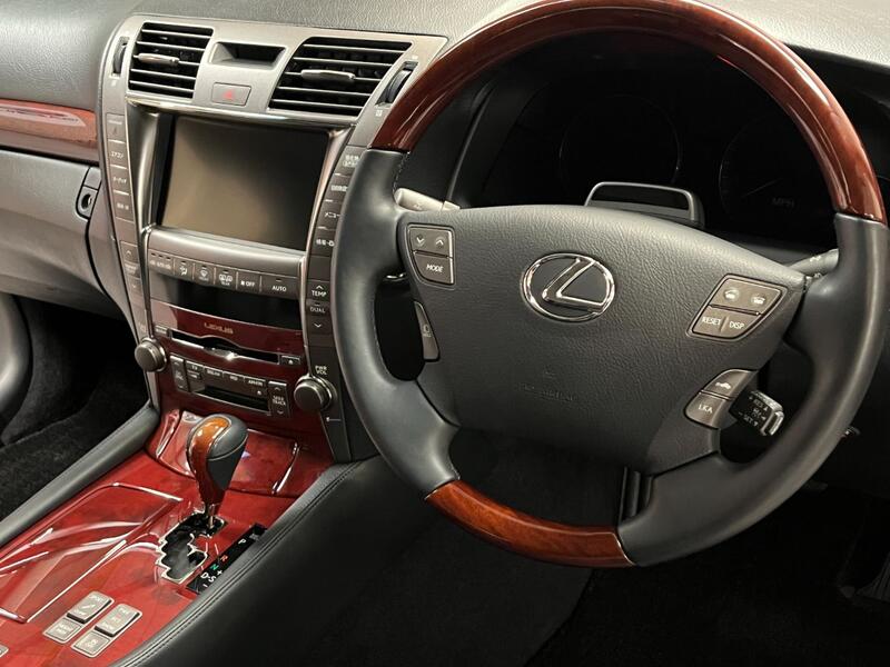 LEXUS LS 460
