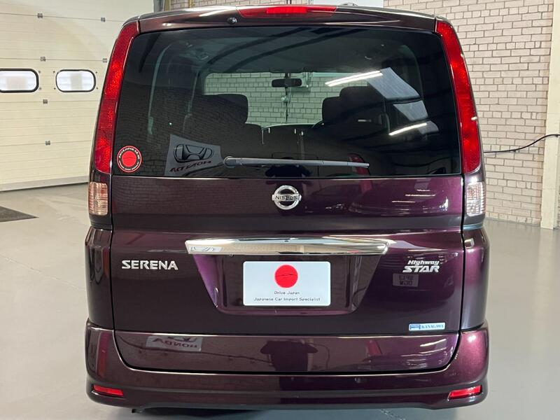 NISSAN SERENA