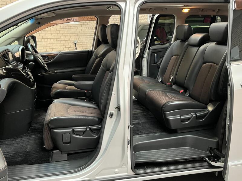 NISSAN ELGRAND