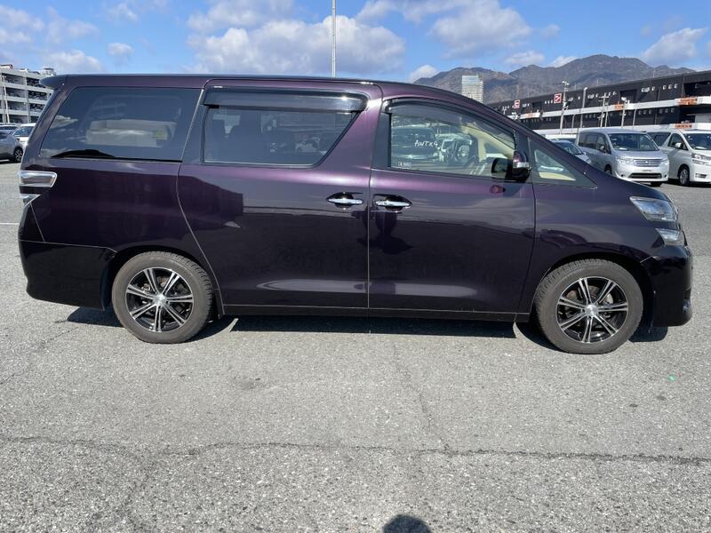 TOYOTA VELLFIRE